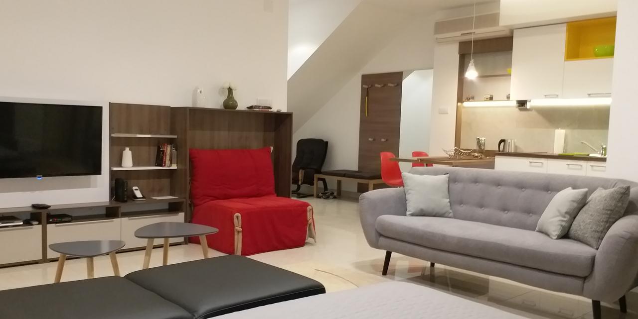 Centar Lux Vrsac Apartment Bagian luar foto