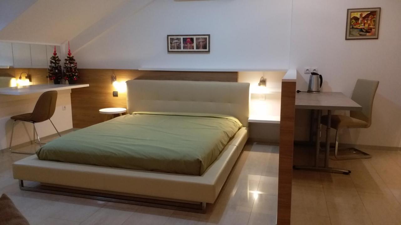 Centar Lux Vrsac Apartment Bagian luar foto