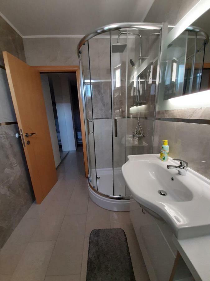 Centar Lux Vrsac Apartment Bagian luar foto